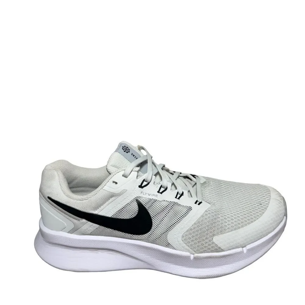 Nike light grey Men's White Running Shoes size 8.5